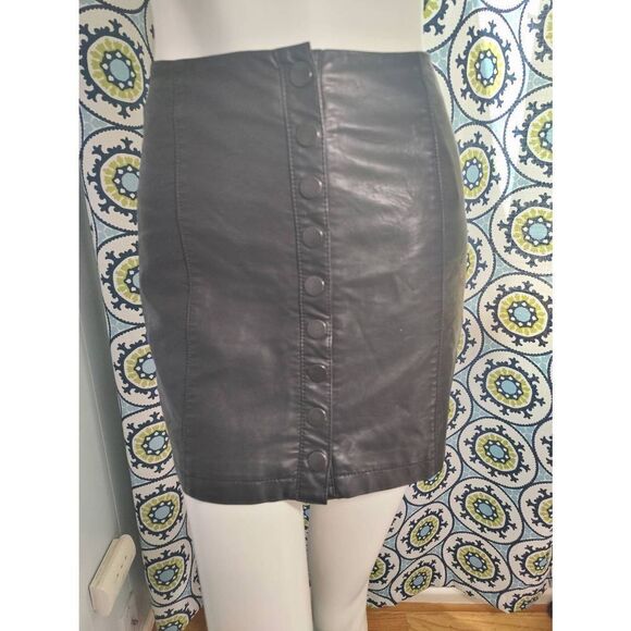 Free People Dresses & Skirts - Free People Vegan Leather Snap Up Mini Skirt